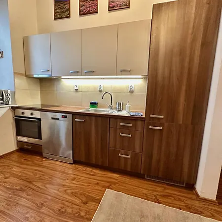 アパート Home Away Main Square Apartment - Sleeps 6 - Ac - Balcony - Coffee Machine - Washer - Kitchen - Parking *