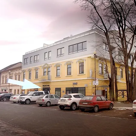 شقة Away Main Square بوبراد