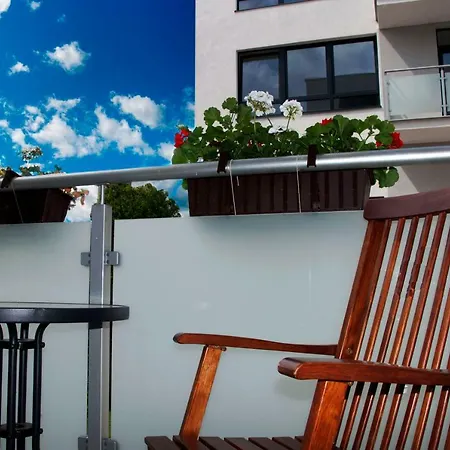 Away Main Square - Sleeps 6 People With Air Condition *